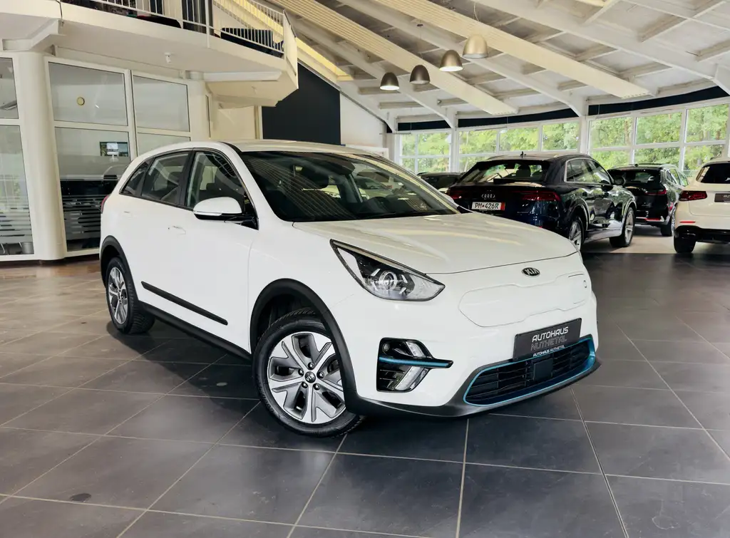 Kia e-Niro E-NIRO RÜCKFAHRKAMERA   DAB   1. BESITZ