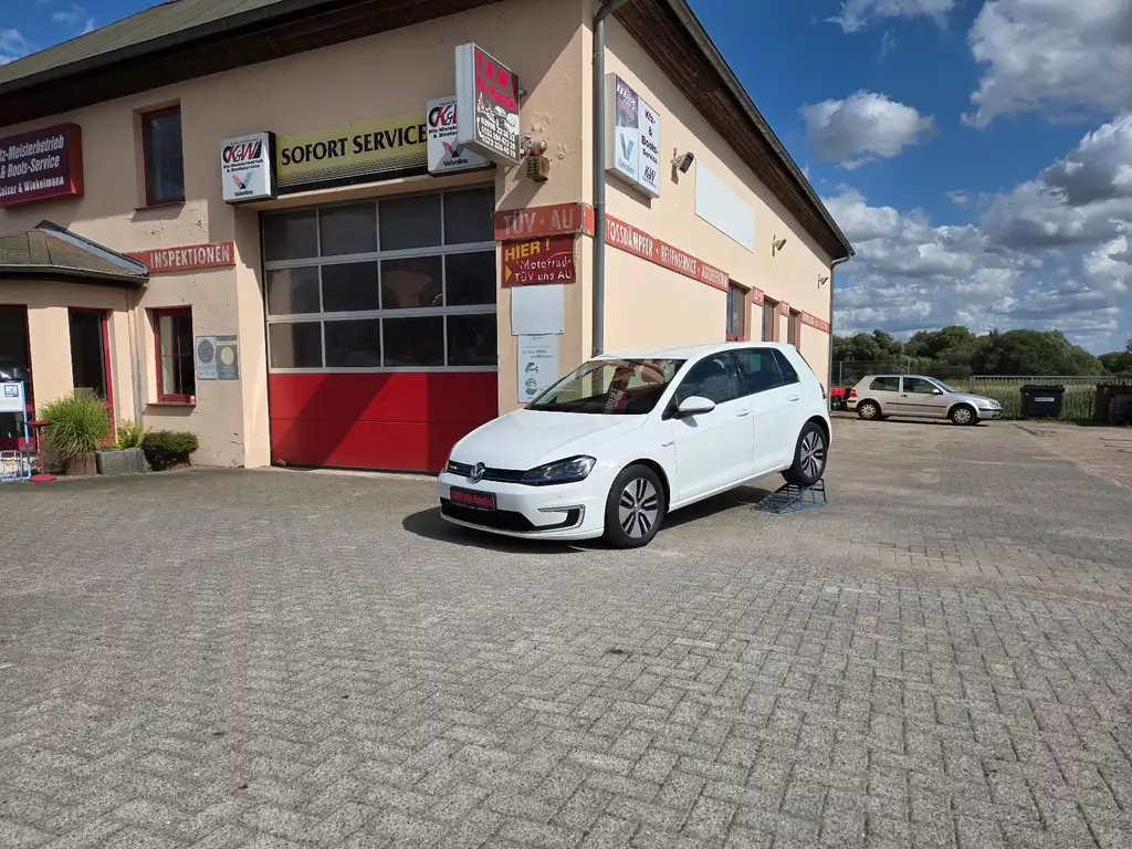Volkswagen Golf VII Lim. e-Golf**46Tkm**Service neu**