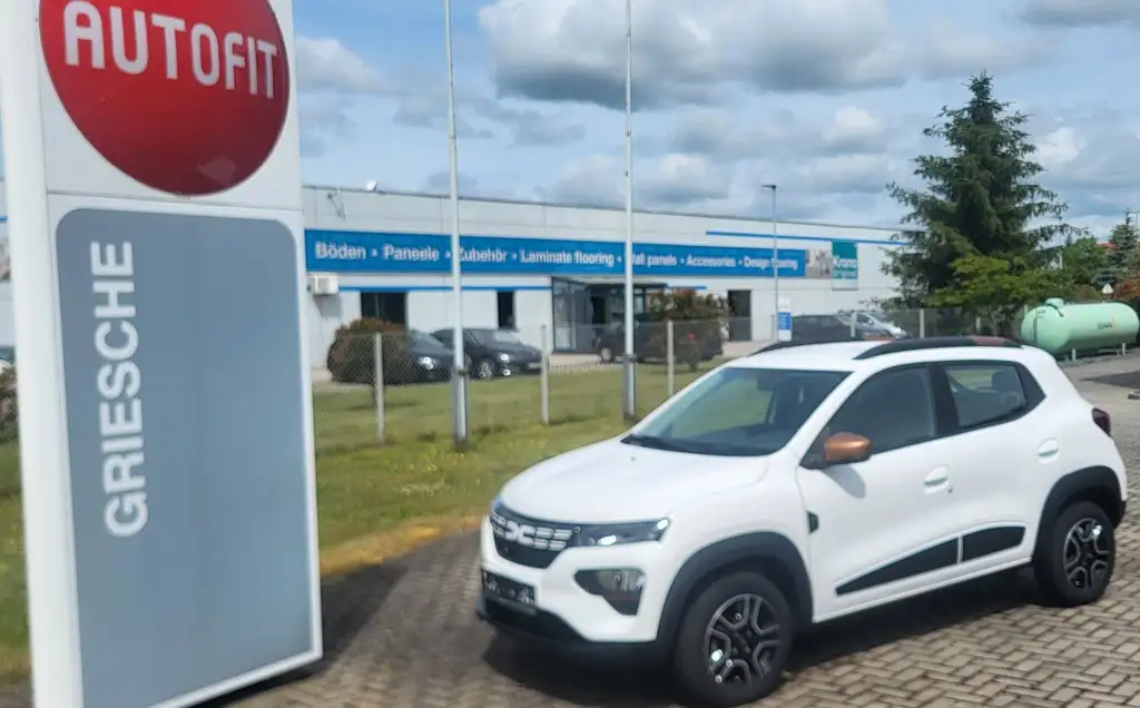 Dacia Spring Electric Extreme Navi PDC Klima DAB