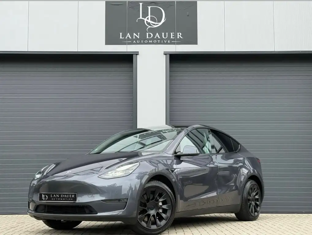 Tesla Model Y Long Range AWD 75 kWh / WINTERPAKKET / FSD