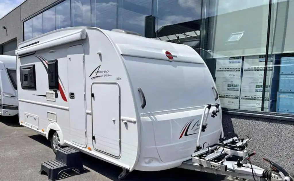 Caravans-Wohnm Bürstner Caravane Bürstner Averso+ 440TK clim', lit superposé, moover