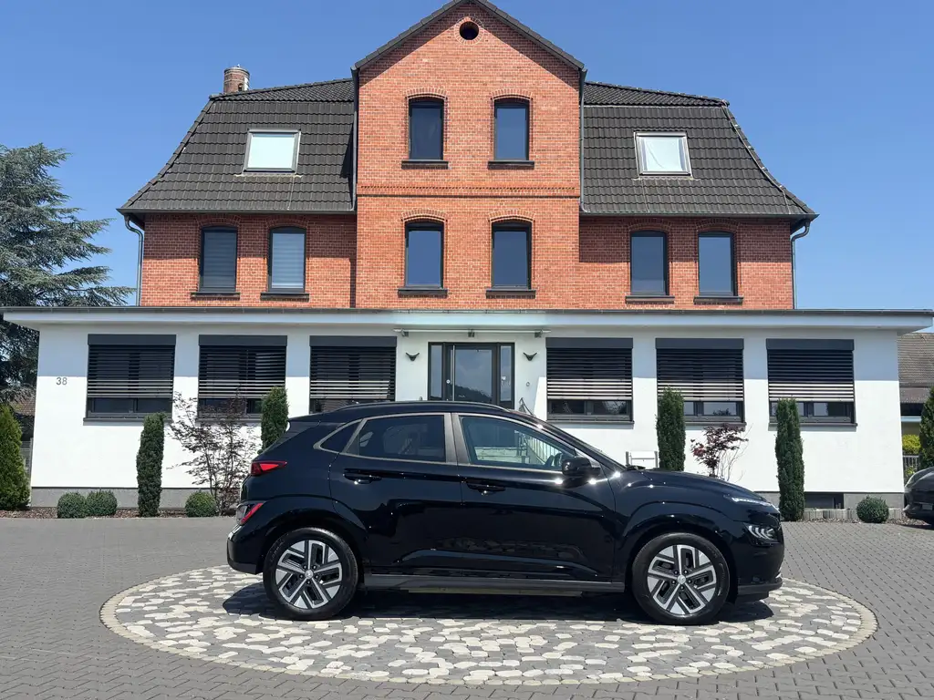 Hyundai KONA Prime LED HUD NAV S-DACH LEDER 64KWh
