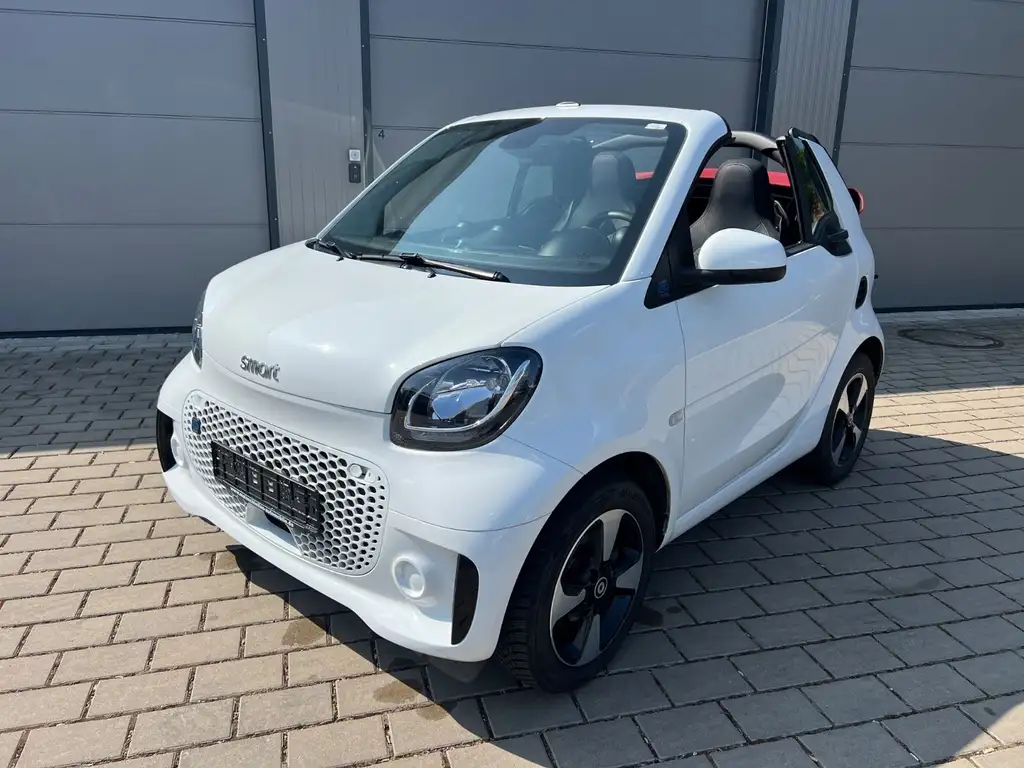 smart forTwo Passion cabrio EQ PDC CarPlay Dach rot 22KW