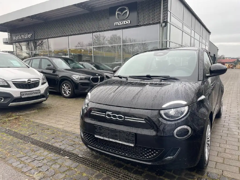 Fiat 500e Action