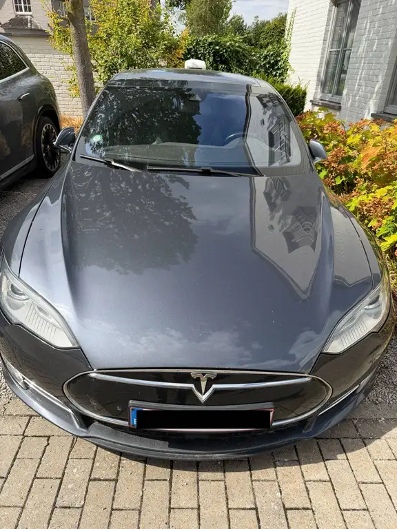Tesla Model S Model S 85 kWh Dual Motor