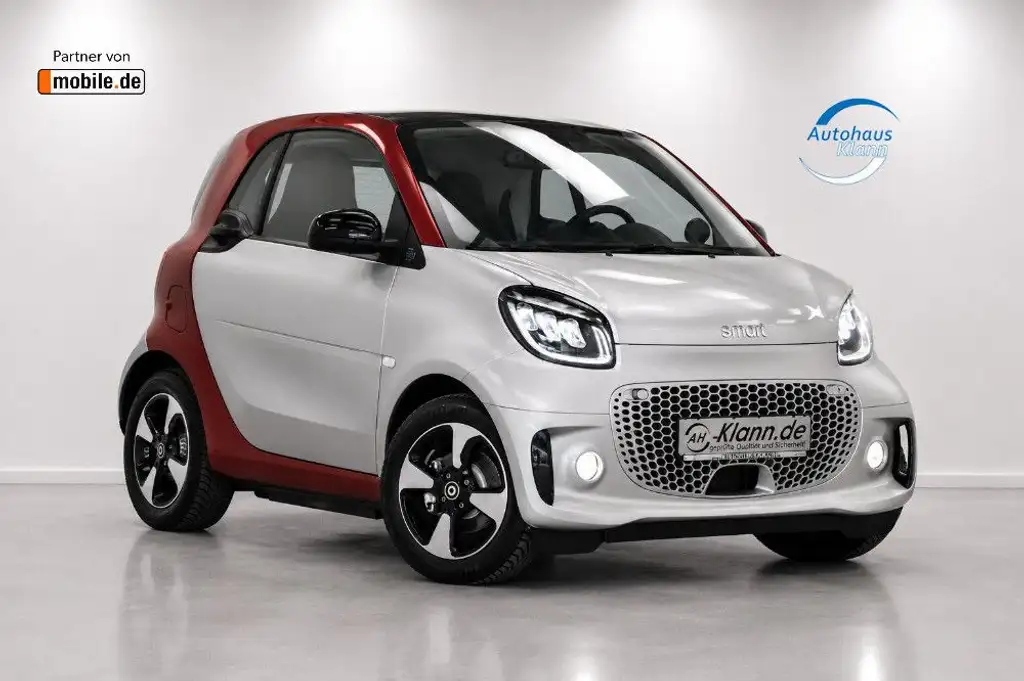 smart forTwo EQ fortwo 82PS Exclusive 22kW Pano RCAM 1Hand