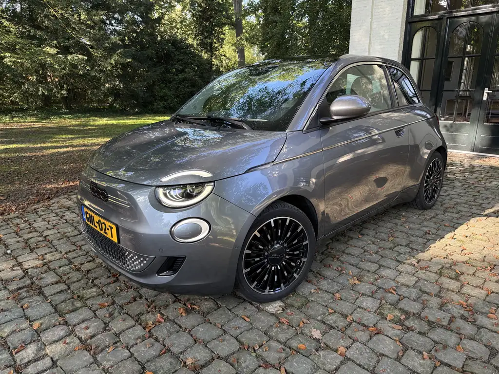 Fiat 500e 42kWh la Prima (by Bocelli)