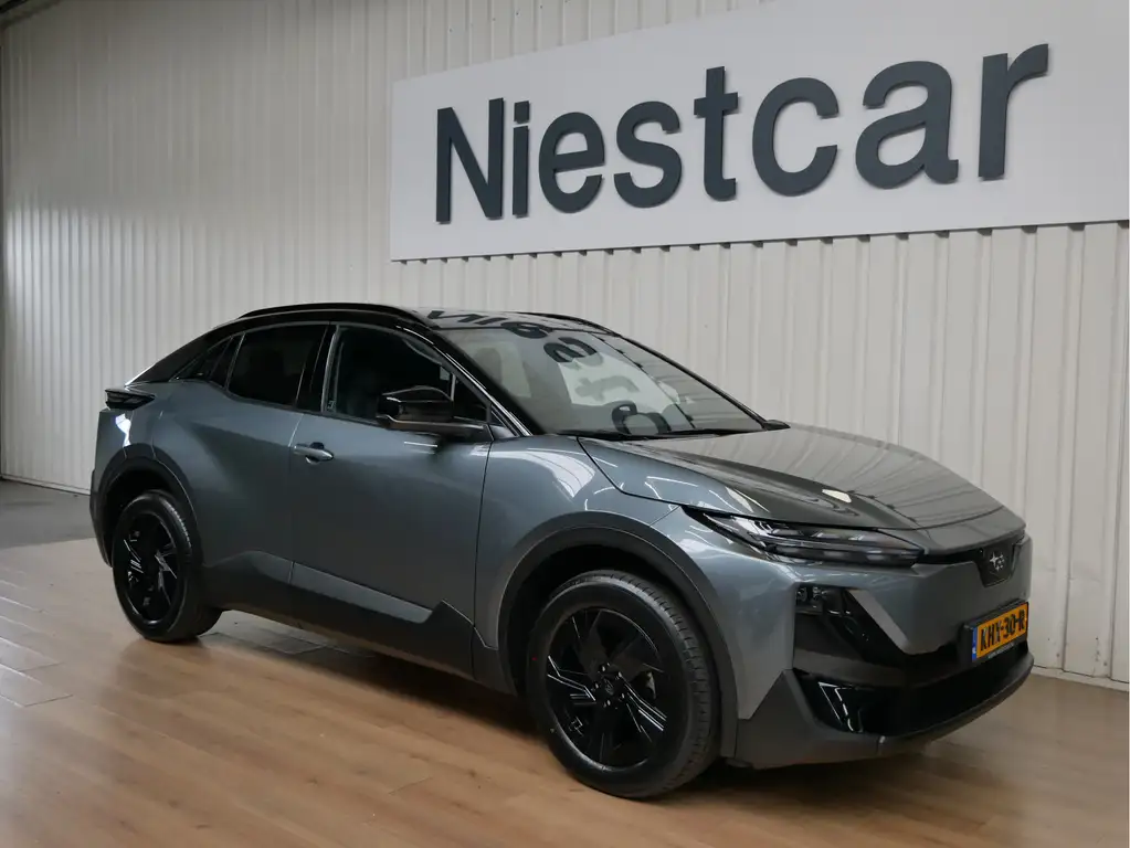 Subaru Uncharted 2E-xcite+ 77 kWh 2-Tone Demo
