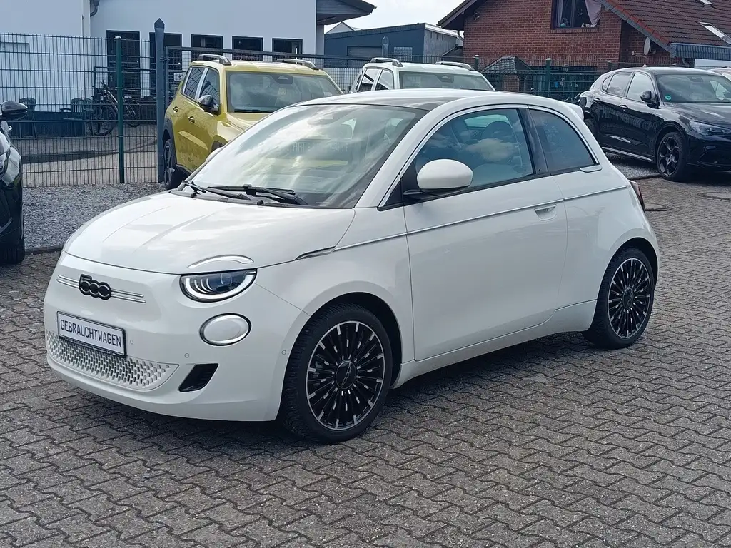 Fiat 500e La Prima 42kWh #AppleCarPlay