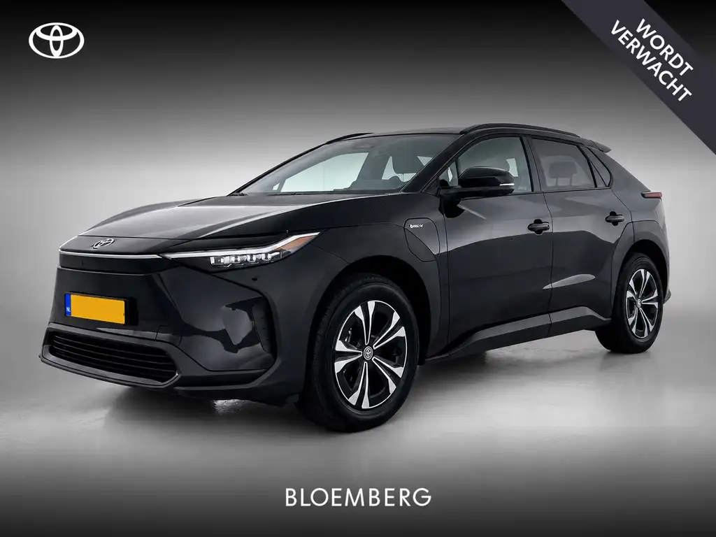 Toyota bZ4X Dynamic 71 kWh | Stoel / Stuurverwarming | 360 cam