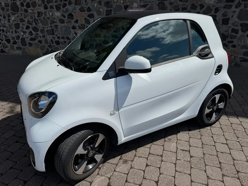 smart forTwo 1. Hd, CarPlay, Navi,22KW, Mwst inkl. TÜV neu