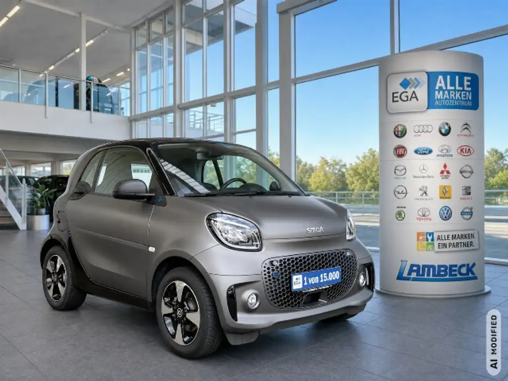 smart forTwo EQ*EXCLUSIVE*22kW*PANORAMA*MEDIA*SHZ*CAM*PDC*LED*K