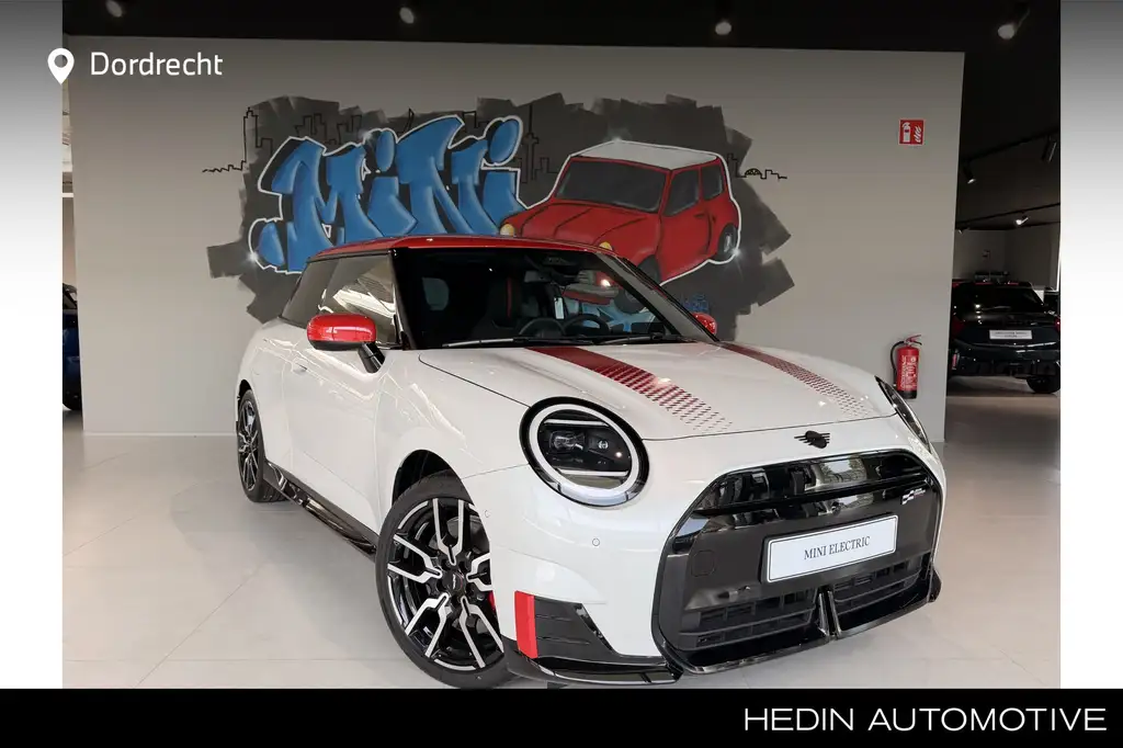 MINI John Cooper Works E Electric JCW 54.2 kWh 258 pk Pakket L | Panoramada