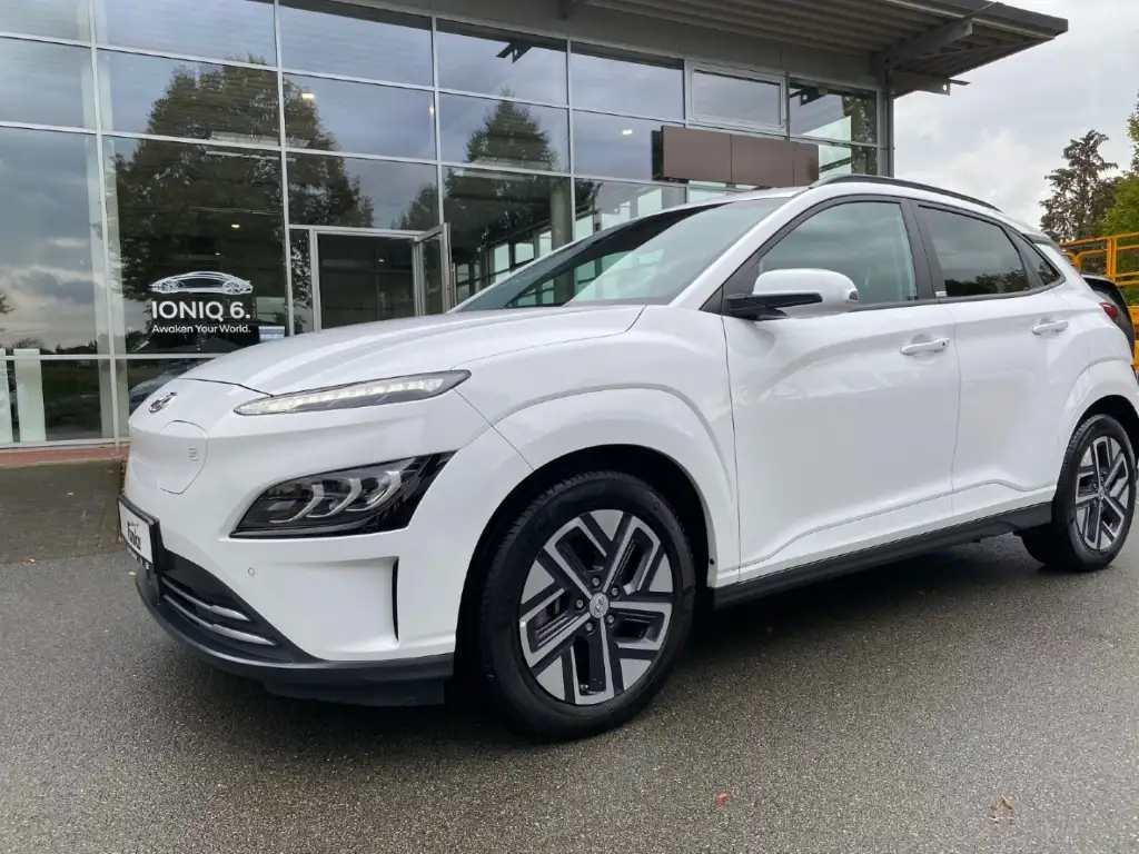 Hyundai KONA Trend 64kWh Werksgarantie LED+ACC+CarPlay+WP+DAB
