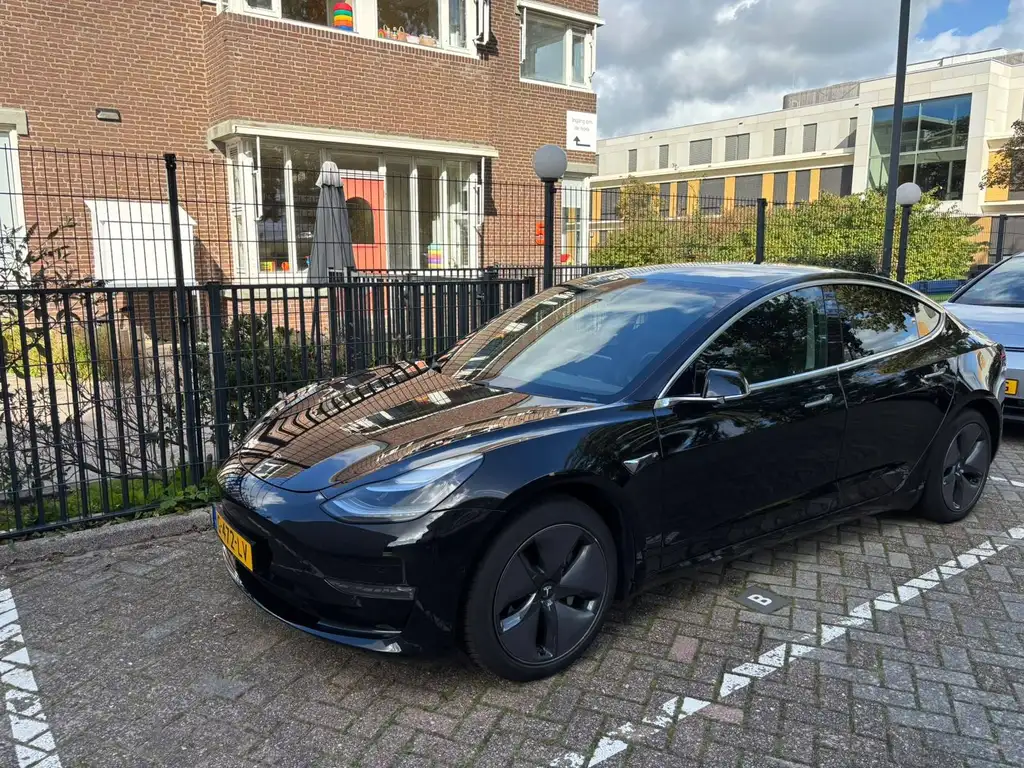 Tesla Model 3 Long Range AWD 75kWh - SOH 88% - Op- en thuislaadkabels - Autopilot