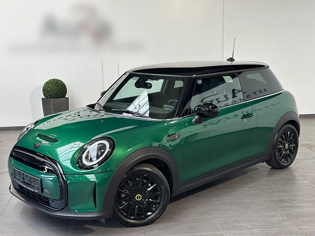 MINI Cooper SE Classic Trim Black NAV+LED+KAMERA+SHZ+KEYLESS+VC