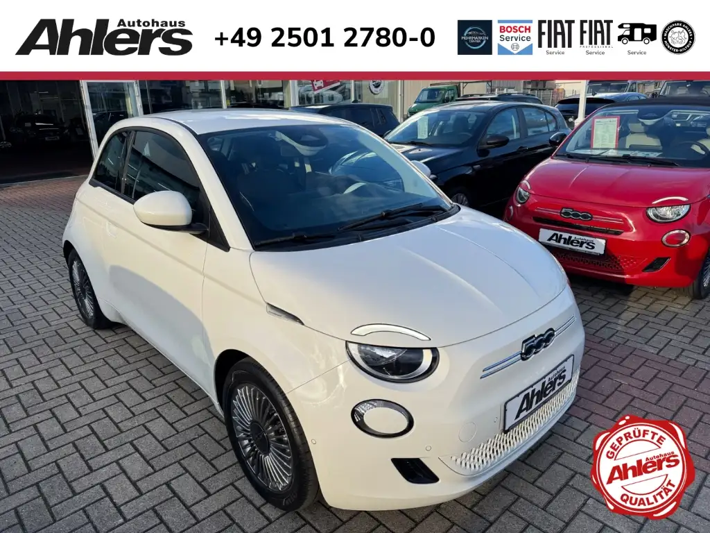 Fiat 500e +KAMERA+SITZHEIZUNG+CARPLAY+TOTWINKEL+PDC+KEYLESS+