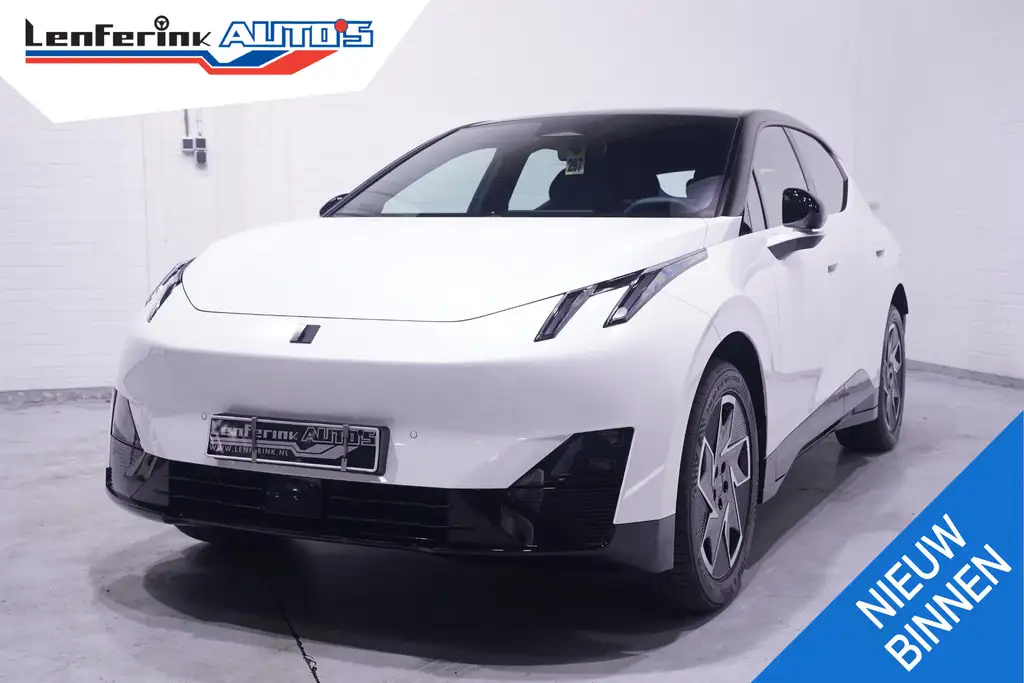 Lynk & Co 02 Core 66 kWh SOH 99% Apple Carplay Panoramadak Acht