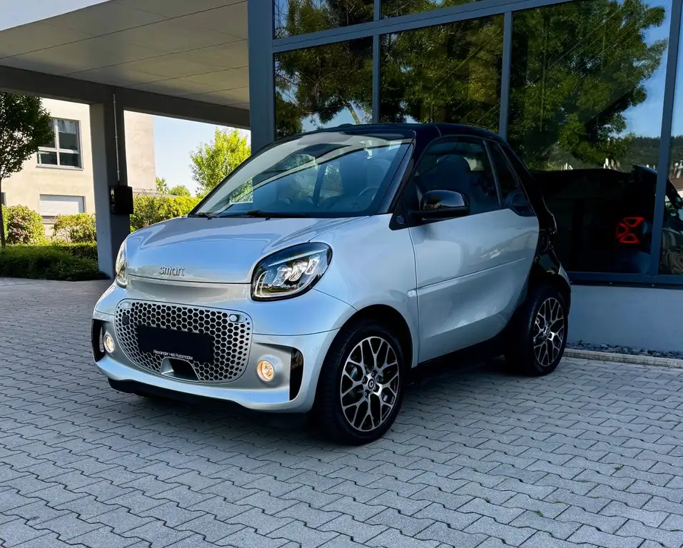 smart forTwo Cabrio EQ*NUR18.000KM*LED*LEDER*NAV*APPLE