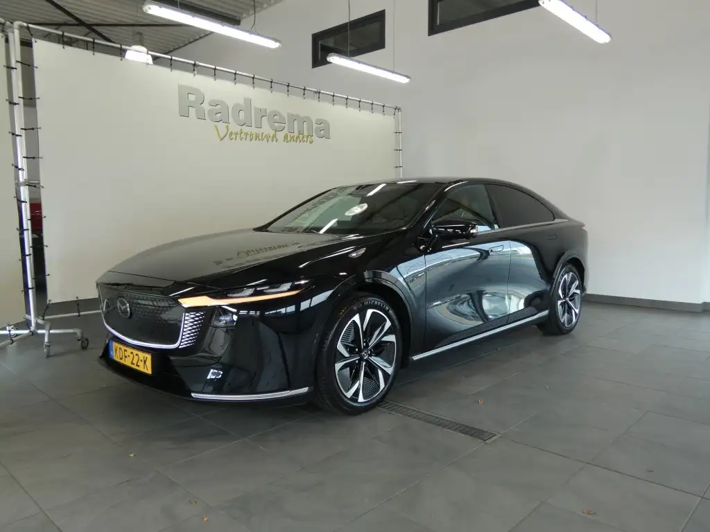 Mazda 6e Takumi Plus 258 pk Panodak, 360 camera 68.8 kWh