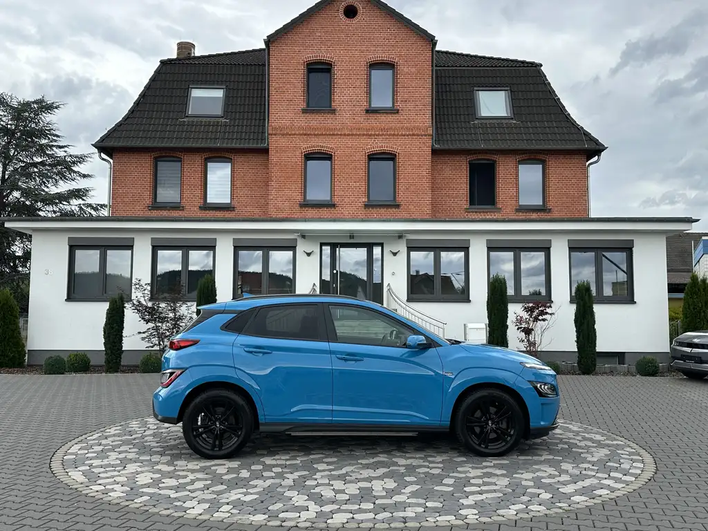 Hyundai KONA Trend LED ACC SHZ CAM WÄMPU 64KWh