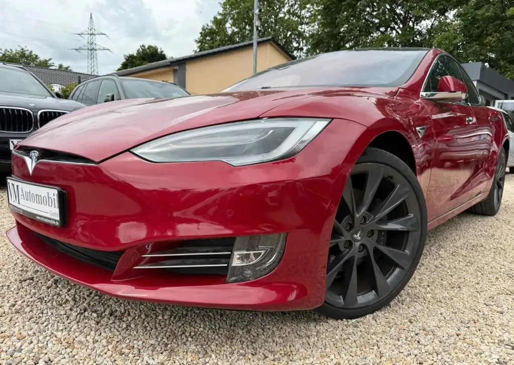 Tesla Model S Performance