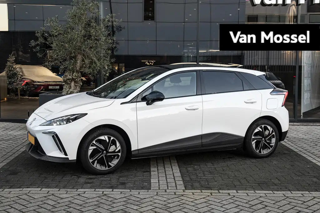 MG 4 Luxury 64 kWh