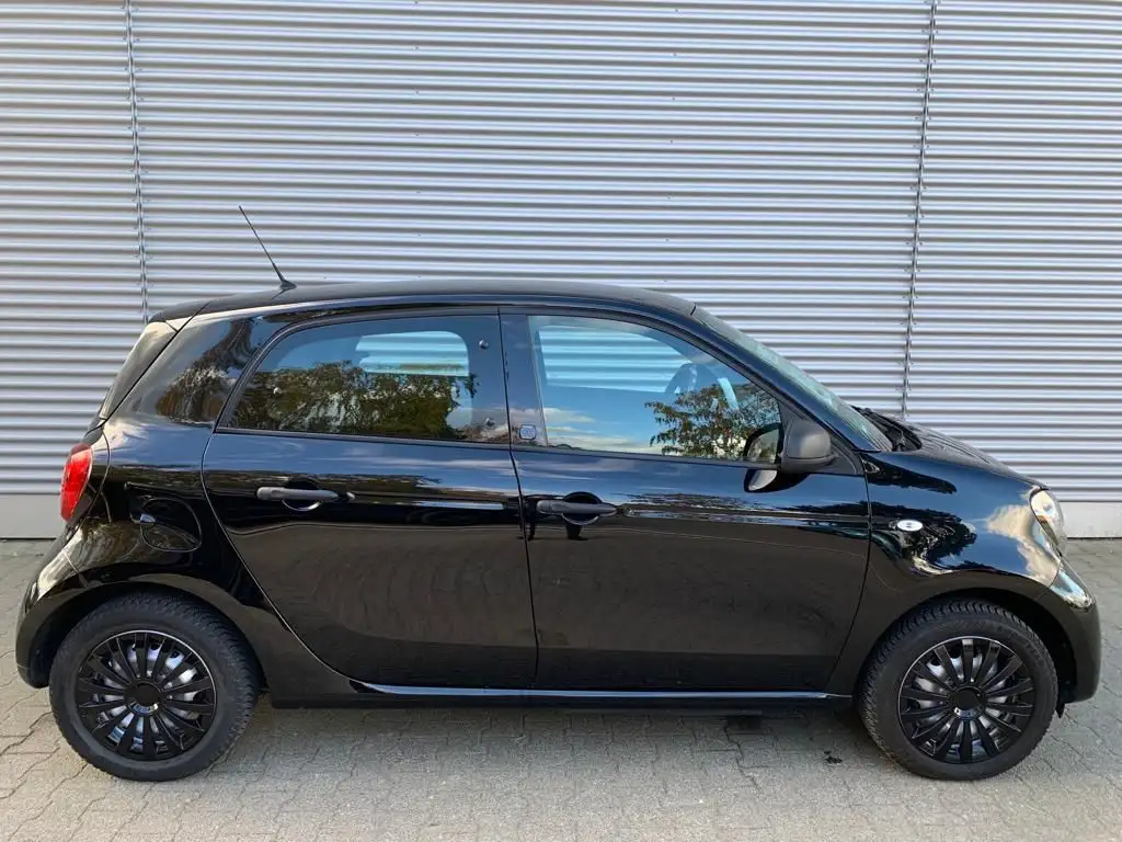 smart forFour EQ 22kw Schnellladefunktion DAB Tempomat Sitzheiz.