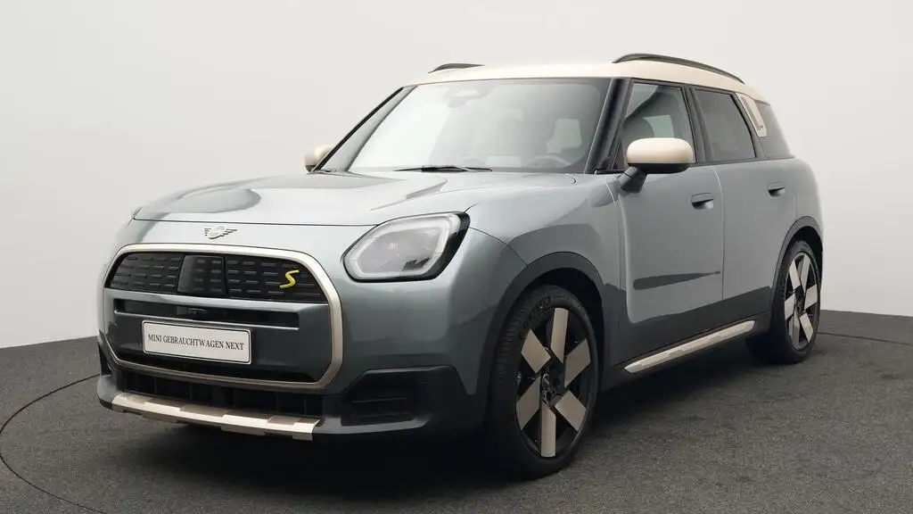 MINI Countryman SE All4 Favoured Trim