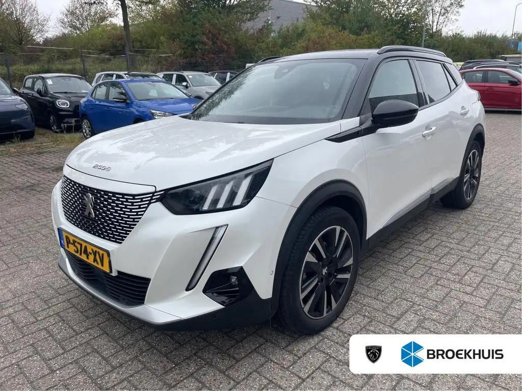 Peugeot e-2008 EV GT Pack 50 kWh | Fase 3 laden | Navigatie | Cam