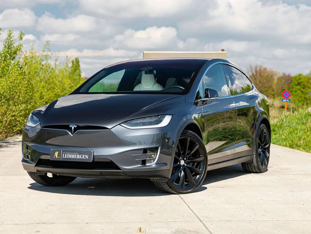 Tesla Model X 100D (100 kWh) Dual Motor / 6-seats / 22 Inch Onyx Wheels / White Interior / Autopilot / Air Susp