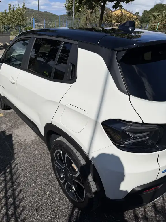 Jeep Avenger full-electric Summit fwd 156cv auto
