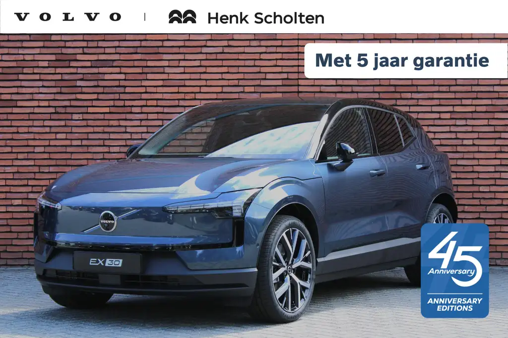 Volvo EX30 Single Motor Extended Range Ultra 69 kWh 45th Anni