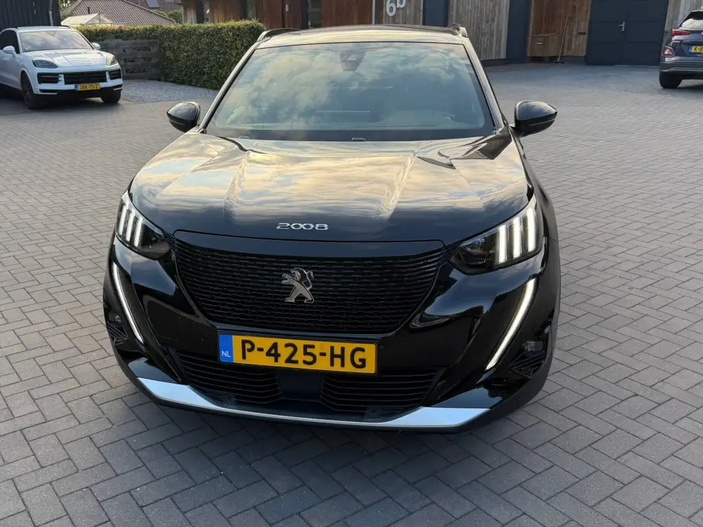 Peugeot e-2008 Peugeot e-2008 GT 50 Kwh, Leer carplay  1e eigen.