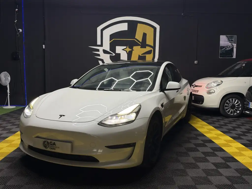 Tesla Model 3 Long-Range Dual Motor AWD