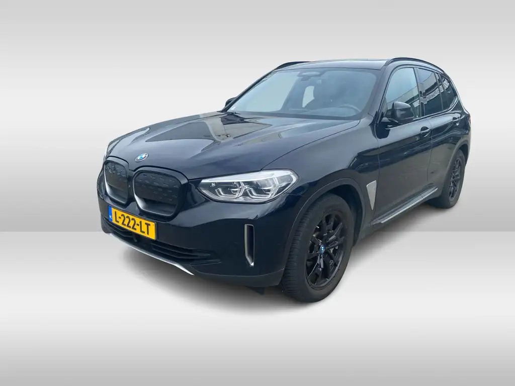 BMW iX3 High Executive 80 kWh / SOH 93,1% / Trekhaak / Pan