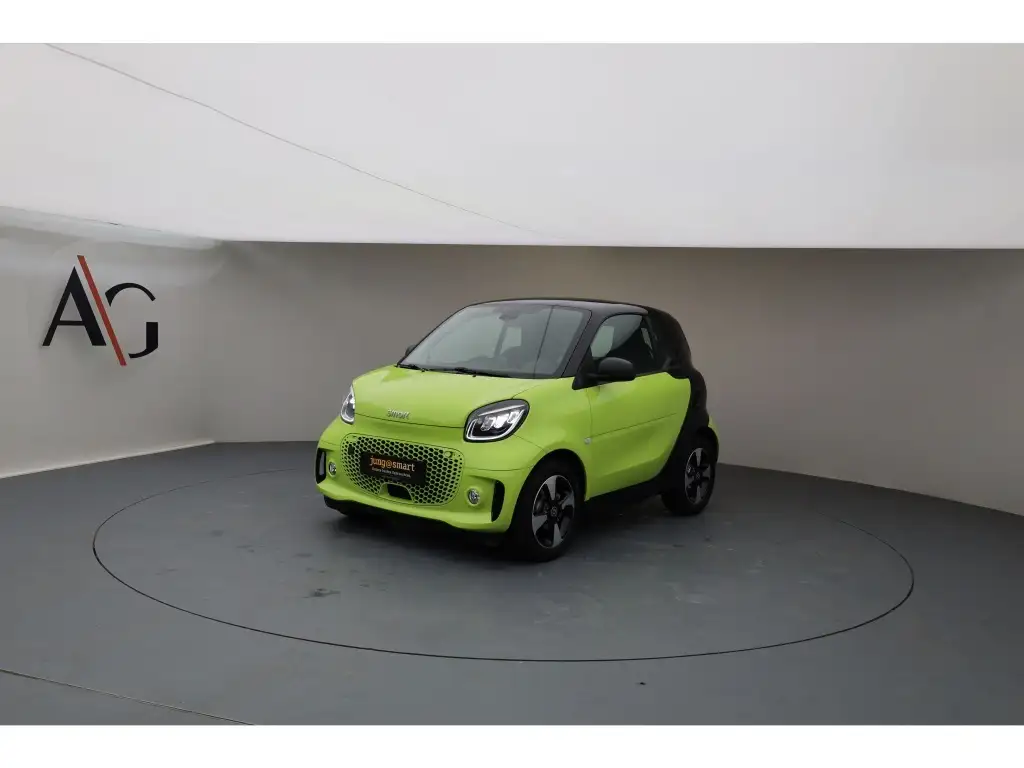 smart forTwo EQ 22kw Pano LED - neuwertig - limegreen