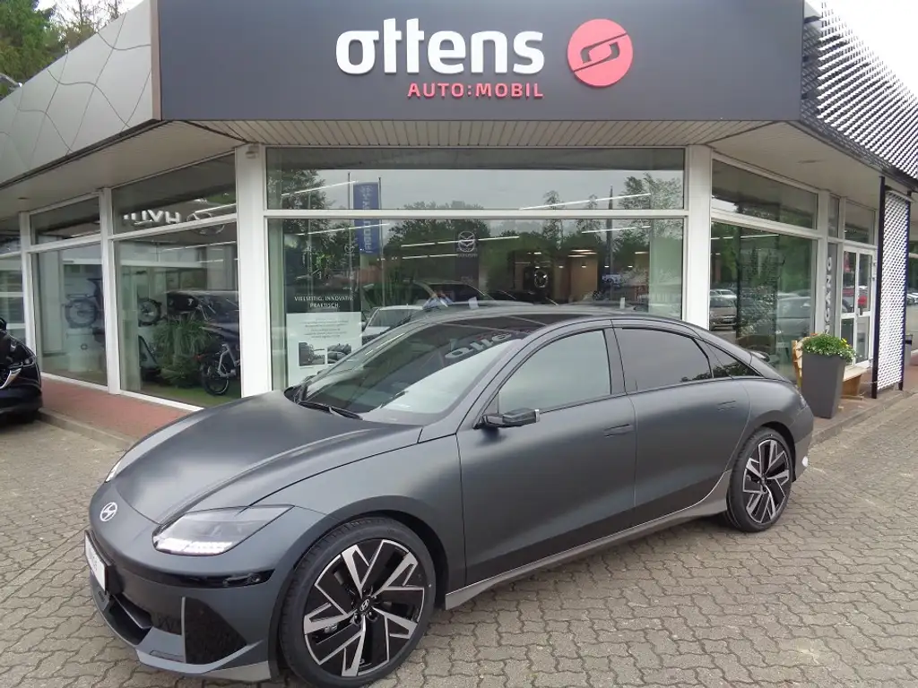 Hyundai IONIQ 6 77,4kWh  UNIQ-Paket; digitale Kamera; Glasdach