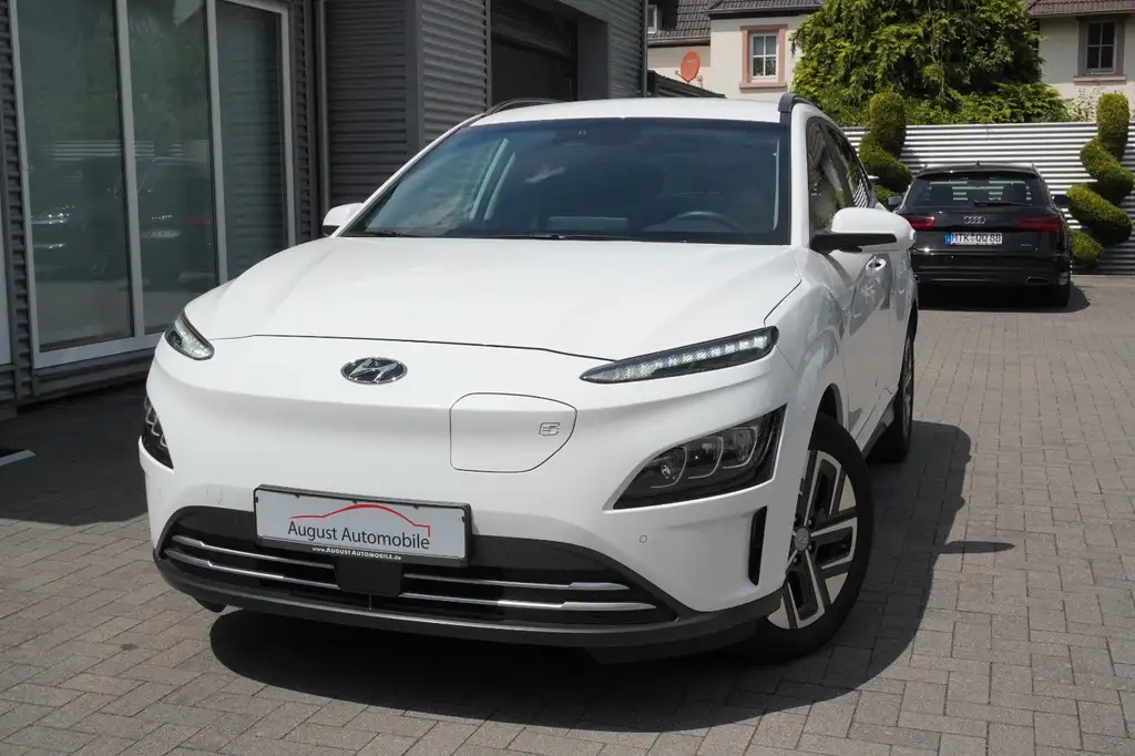 Hyundai KONA KONA Trend WPump Navi KRELL ACC Kam LED Spur LHZ