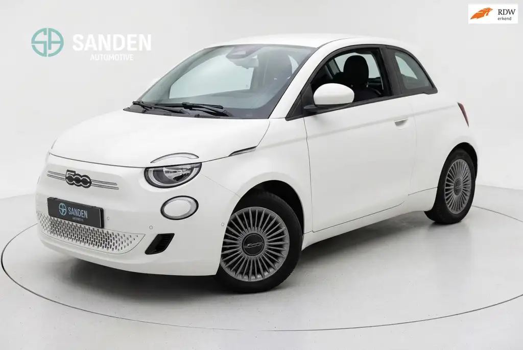 Fiat 500e Urban 42 kWh|Automaat|Navi|UConnect|360 Camera|Sto
