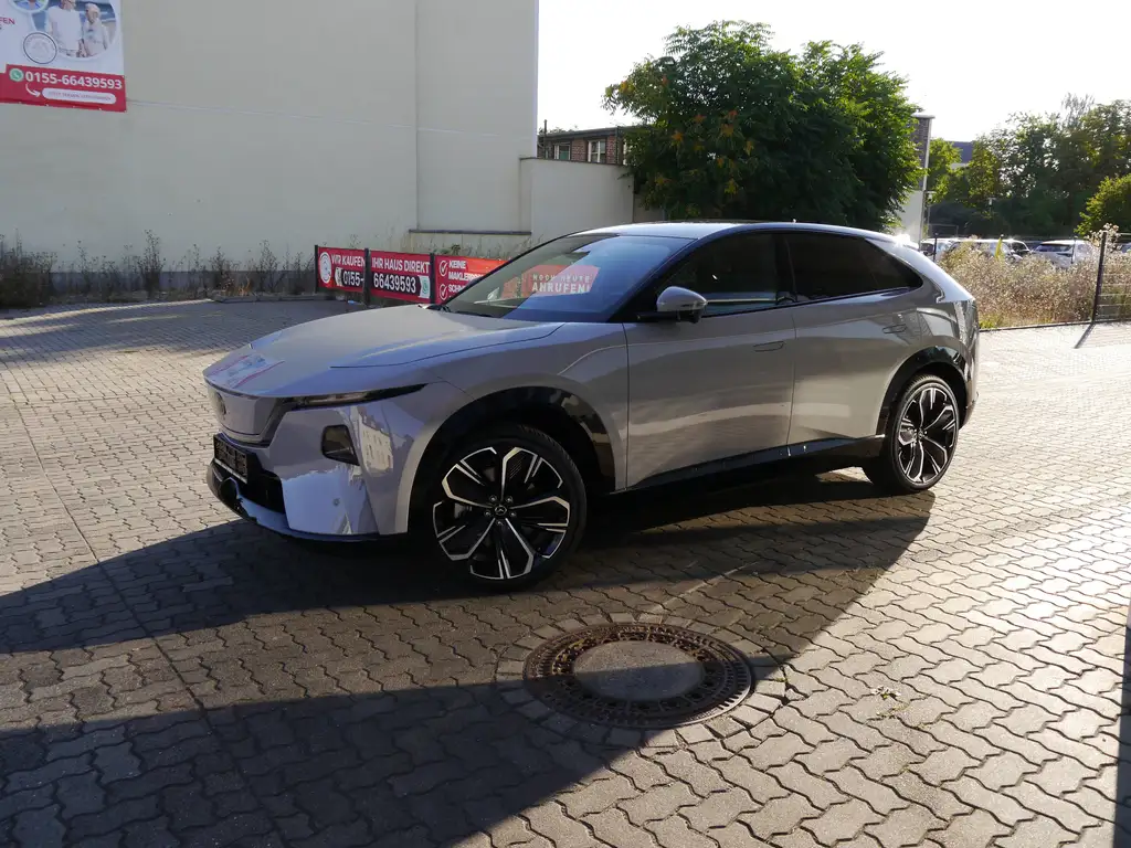 Mazda CX-6e CX-6e Takumi bis zu 464 Kilometer  26,45 Zoll großes Infotainment-Display bietet bis zu 1434 Liter Ladevolumen