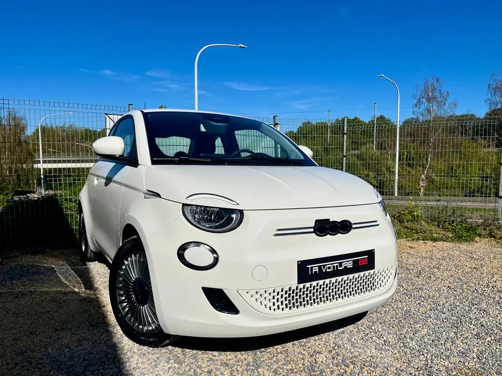 Fiat 500e 24 kWh NAVI/CARPLAY/CLIM-AUTO/CRUISE/FRONT-ASSIST