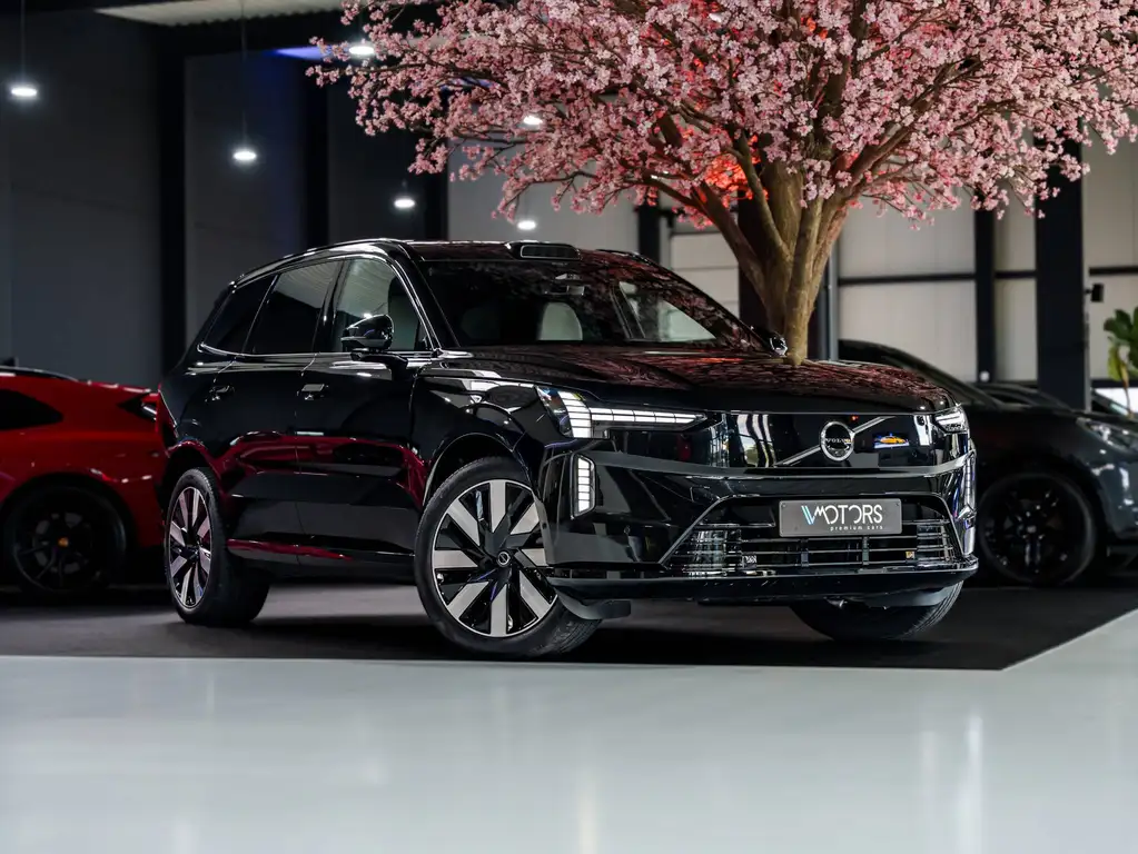 Volvo EX90 AWD Twin Motor Plus - 7-zit - Pano - HUD - 360° - ACC Pilot Assist - Trekhaak - 21" - Warmtepomp