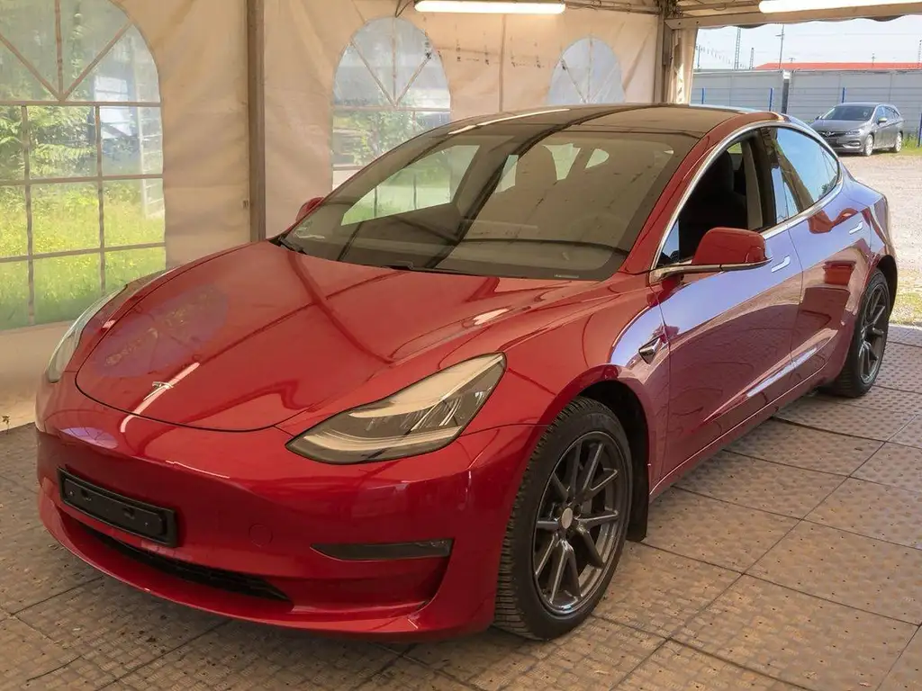 Tesla Model 3 Model 3 Allradantrieb Dual Motor Performance