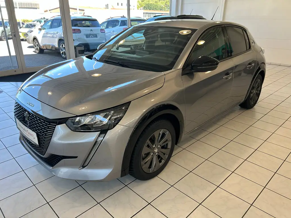 Peugeot e-208 Allure Pack Elektromotor 136