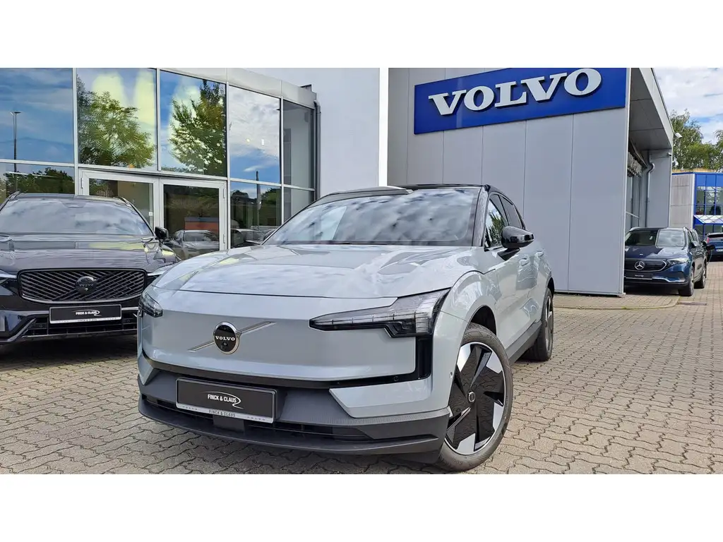 Volvo EX30 Extended Range Ultra 360° PANO LED ACC