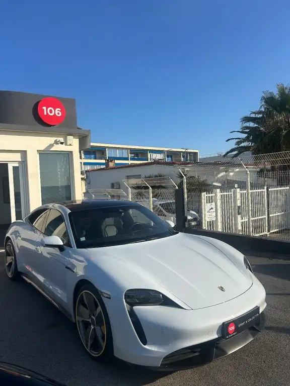 Porsche Taycan TURBO S