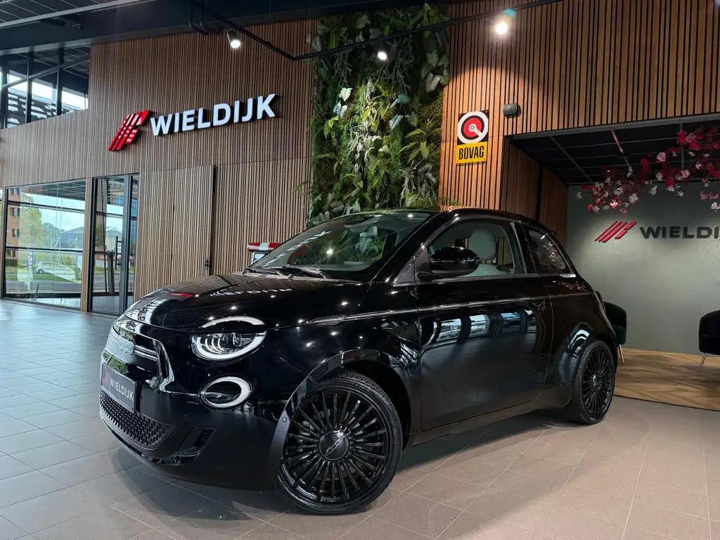 Fiat 500e La Prima 42 kWh by Bocelli / Pano / 360 CAM / Keyl