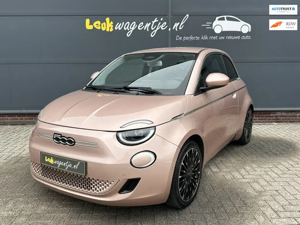 Fiat 500e 3+1 Icon 42 kWh *camera *17" *stoelv. *15.000 km