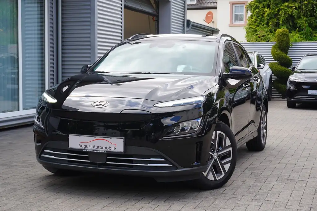 Hyundai KONA KONA Trend WPum AssPak Glas NaviPak ACC LED Kam